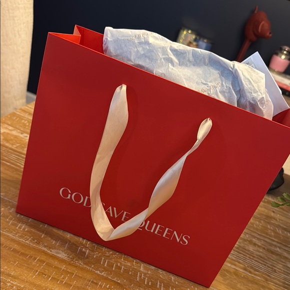 Valeria Dress/God Save Queens - Picture 4 of 15